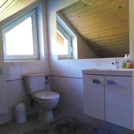 Lomnanka بيت للعطل Lomna