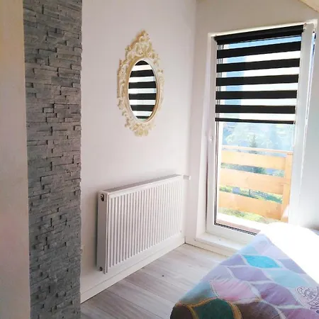 Lomnanka 펜션 Lomna