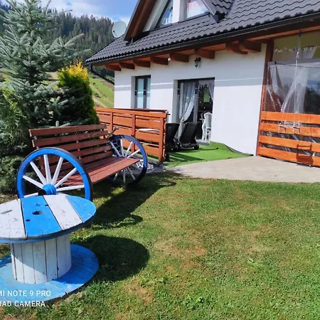 Lomnanka بيت للعطل *