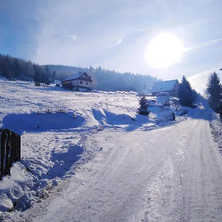 Lomnanka بيت للعطل Lomna