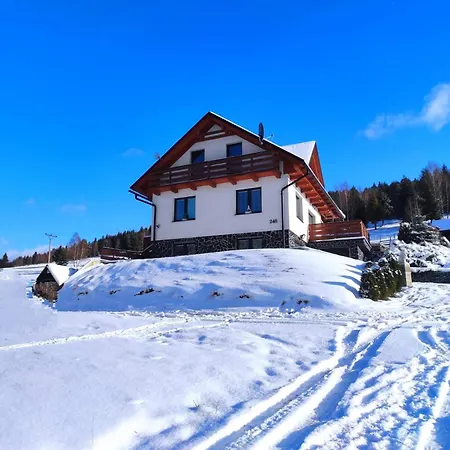 Lomnanka بيت للعطل Lomna