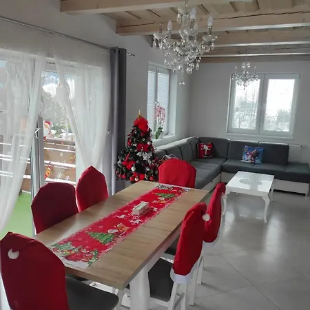 Lomnanka بيت للعطل Lomna