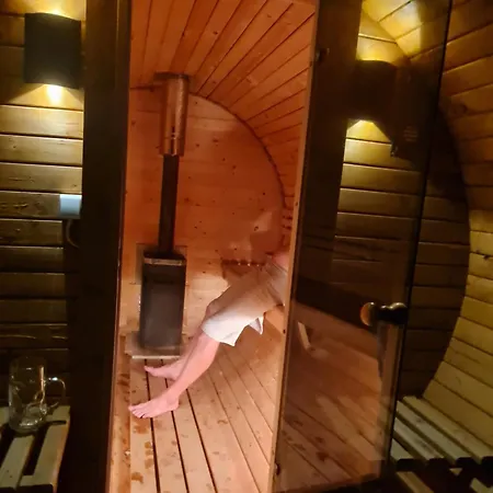 Lomnanka 펜션 Lomna