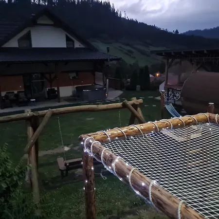 Lomnanka Hébergement de vacances *